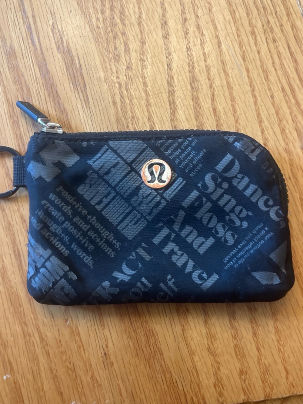 Lululemon wallet